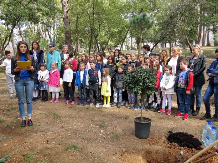 POKLON NAJMLAĐIH VELIKOM GRADSKOM PARKU