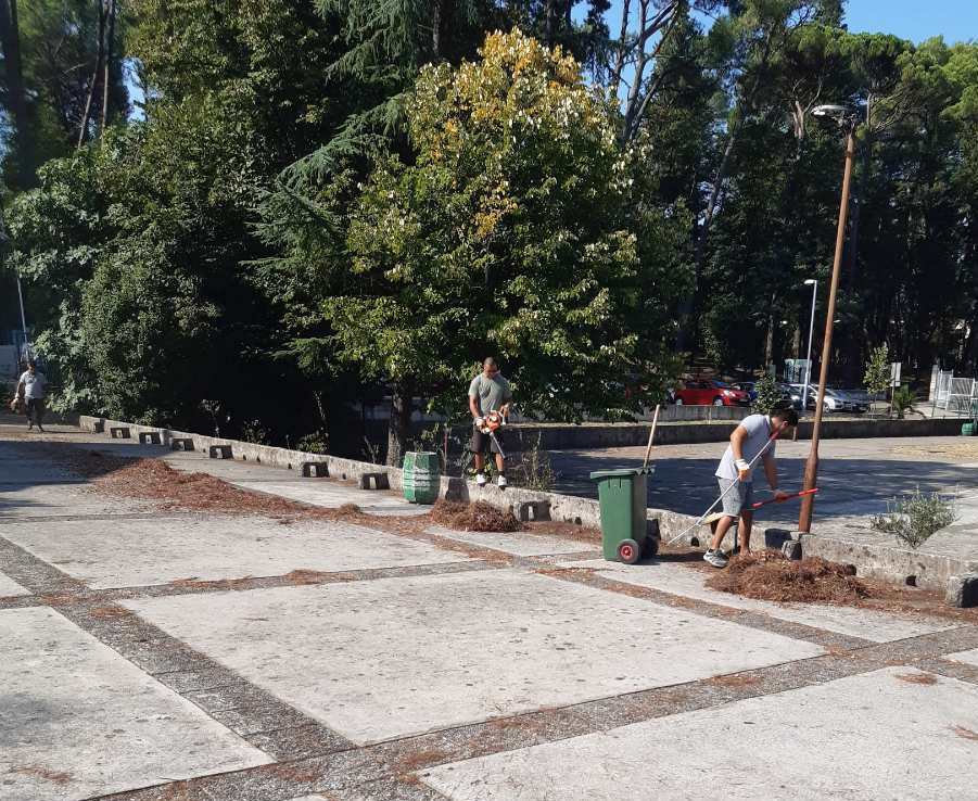 čišćenje školskih dvorišta