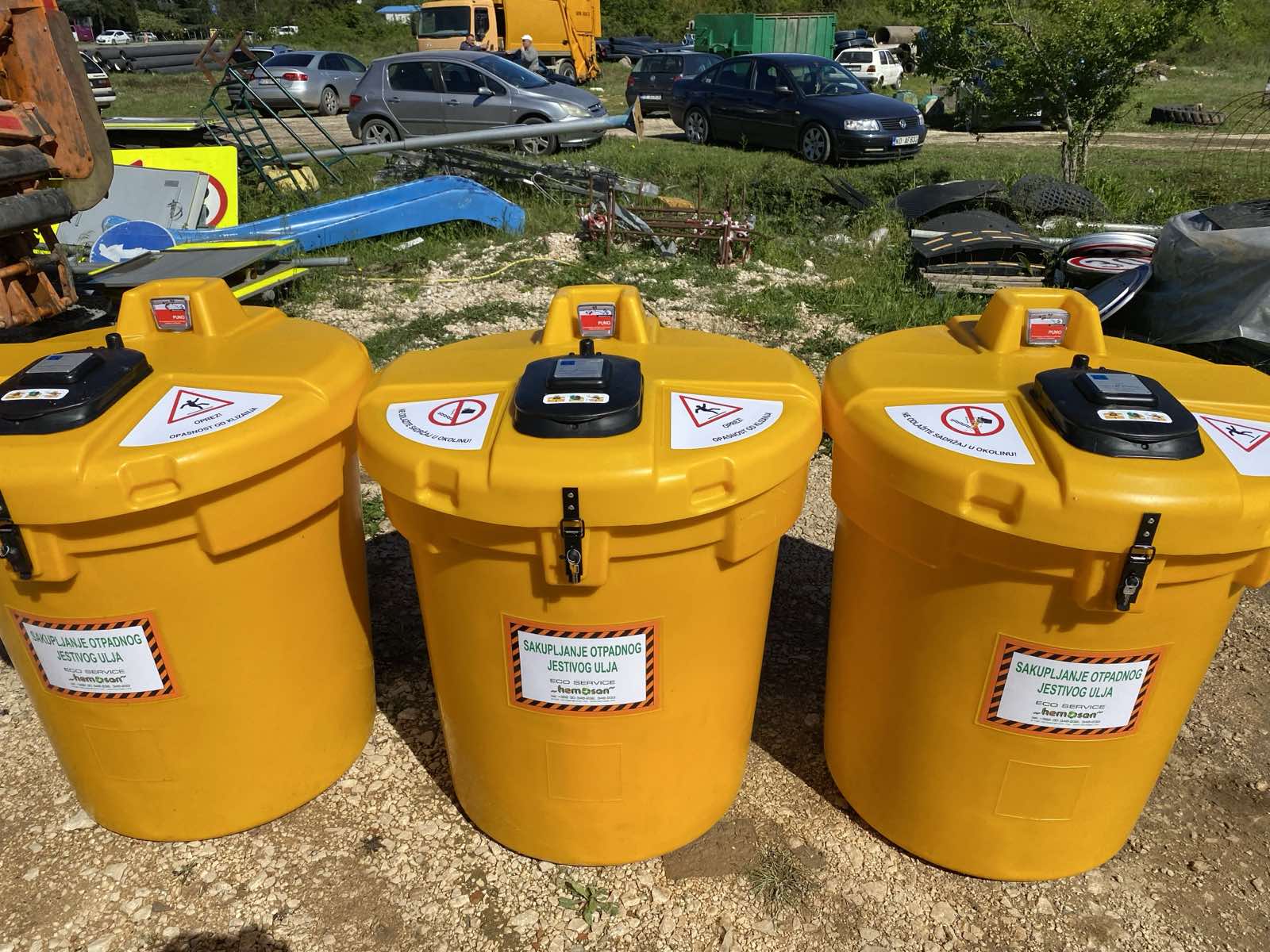 POSUDE ZA ODLAGANJE KORIŠĆENOG JESTIVOG ULJA